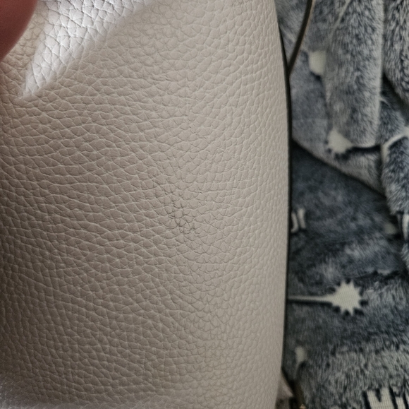 GUESS backpack - Picture 5 of 10